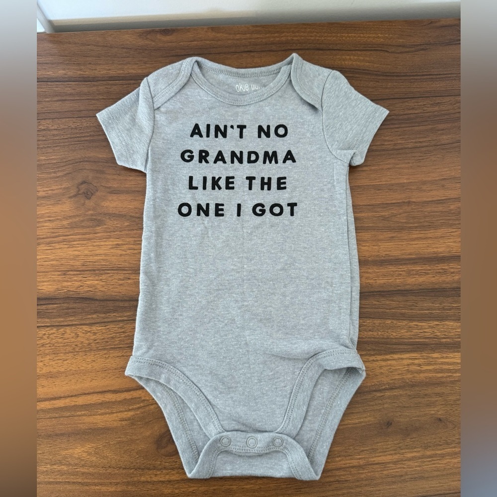 Okie Dokie Light Gray Baby Bodysuit Size 6 Month